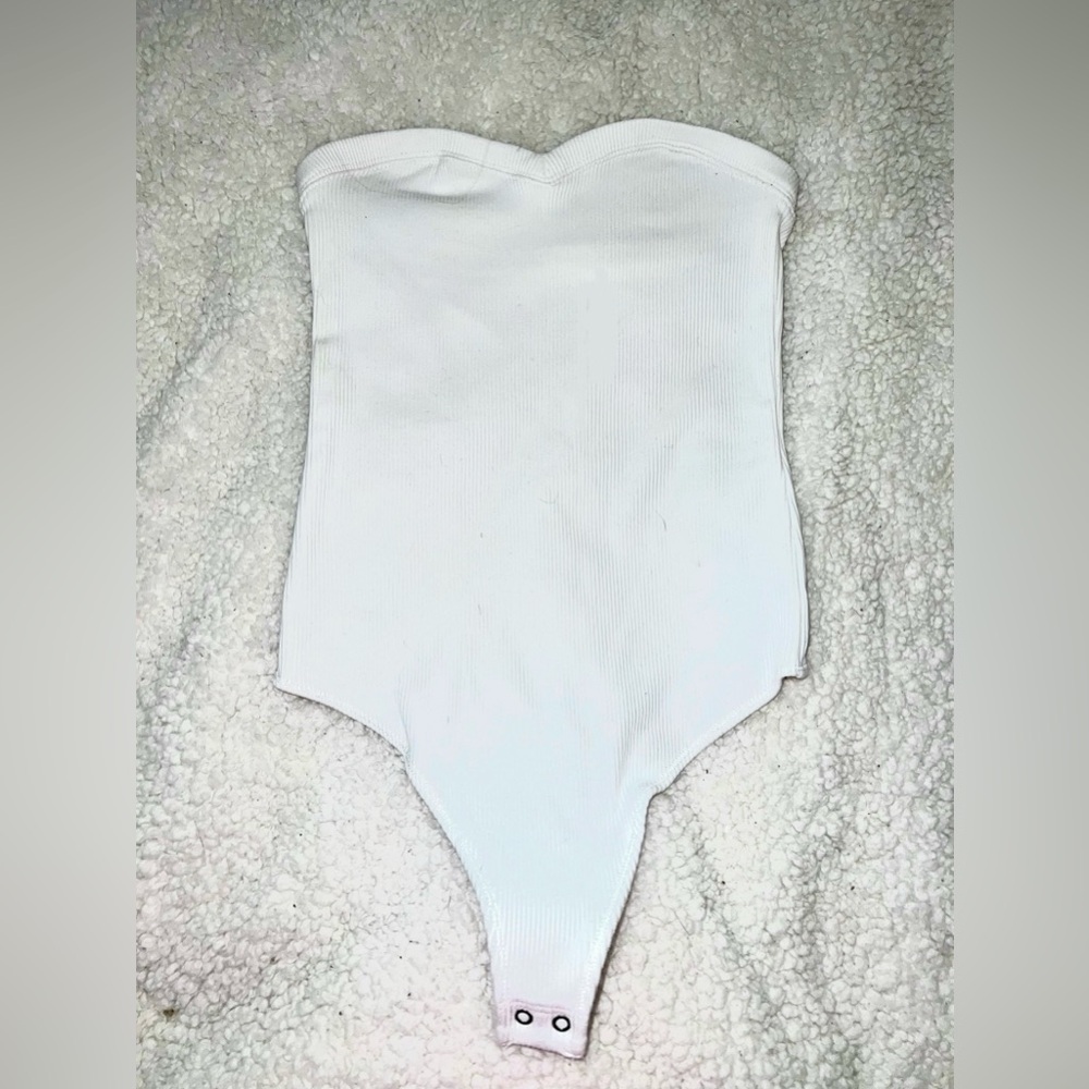 Abercrombie & Fitch Strapless Sweetheart Ribbed Thong Bodysuit